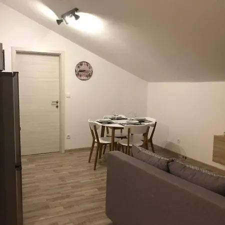 Ideal Holiday Apartment Tribunj (Sibenik-Knin)