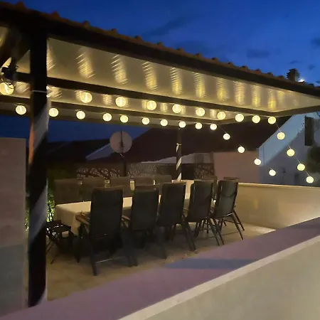 Ideal Holiday Apartment Tribunj (Sibenik-Knin)