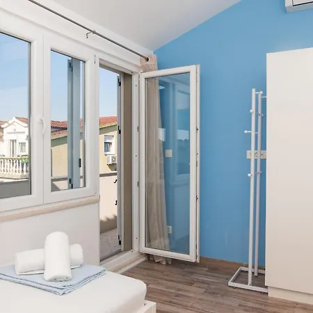 Ideal Holiday Tribunj (Sibenik-Knin)